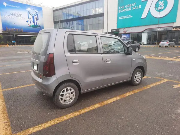 suzuki-wagon-r-2018-big-0