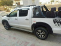toyota-hilux-e-small-5