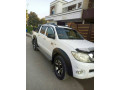 toyota-hilux-e-small-3