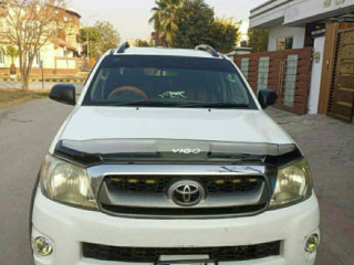 toyota-hilux-e