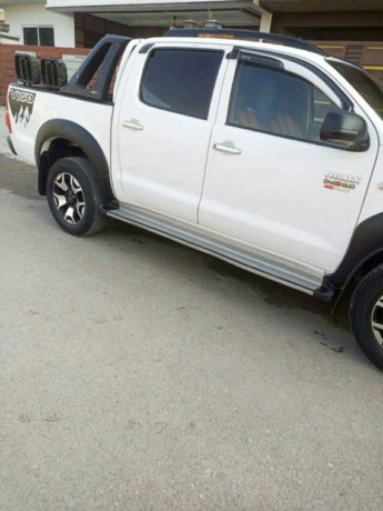 toyota-hilux-e-big-6