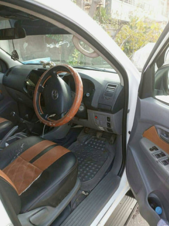 toyota-hilux-e-big-1