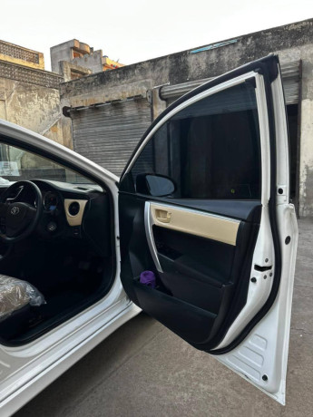 toyota-corolla-altis-x-manual-16-big-4