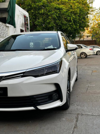 toyota-corolla-altis-x-manual-16-big-7