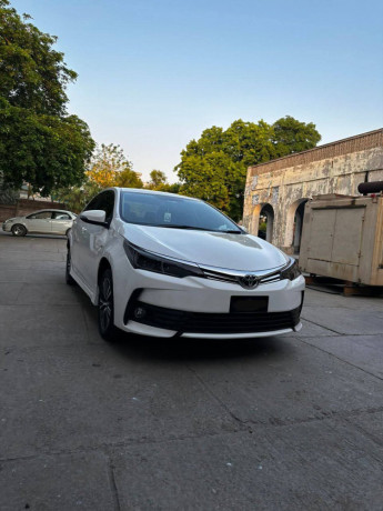 toyota-corolla-altis-x-manual-16-big-1
