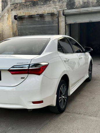 toyota-corolla-altis-x-manual-16-big-6