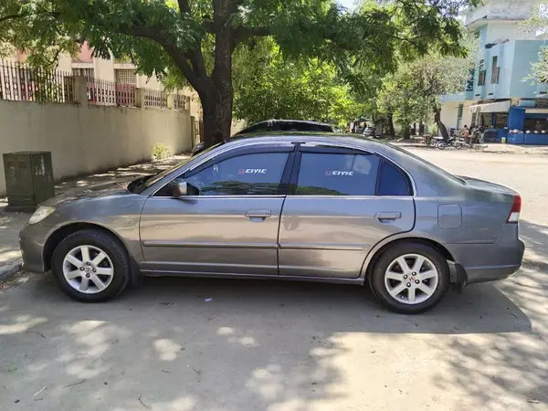 honda-civic-oriel-2004-automatic-like-brand-new-big-3