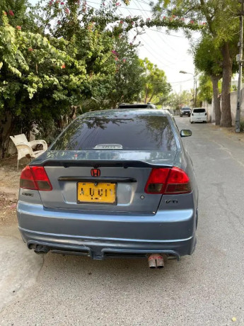 honda-civic-2005-big-3