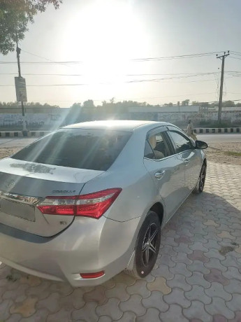 toyota-corolla-gli-2016-big-9