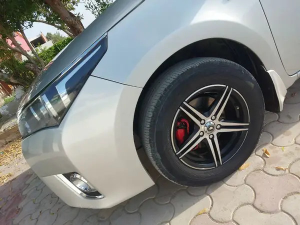 toyota-corolla-gli-2016-big-12