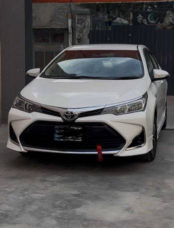 toyota-corolla-altis-16-x-cvt-i-big-0