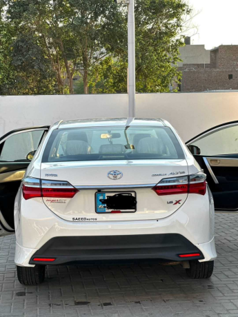 toyota-corolla-altis-16-x-cvt-i-big-1