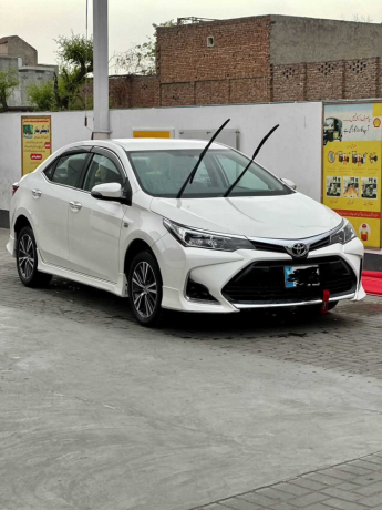 toyota-corolla-altis-16-x-cvt-i-big-3