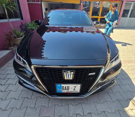 toyota-crown-rs-advance-2018-big-10