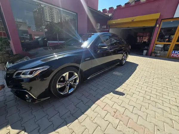toyota-crown-rs-advance-2018-big-6