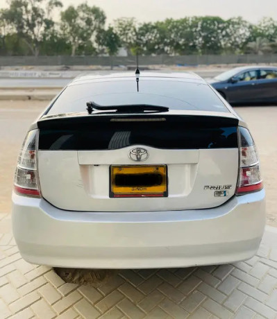 toyota-prius-15-2010-big-3