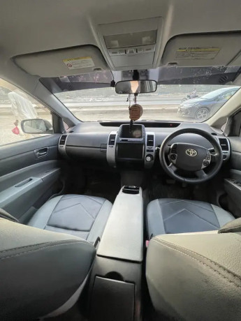 toyota-prius-15-2010-big-4