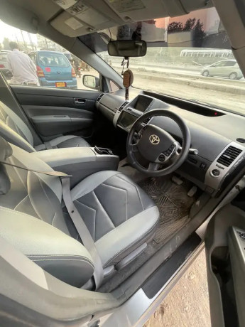 toyota-prius-15-2010-big-5