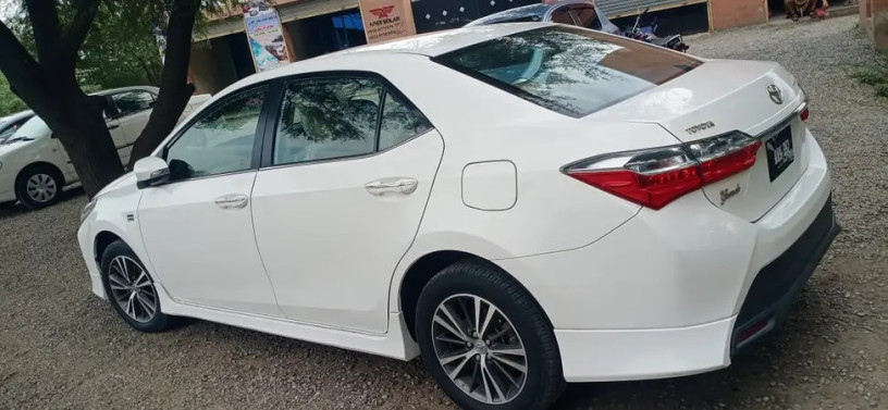 toyota-corolla-altis-grande-cvt-i-18-2020-big-8