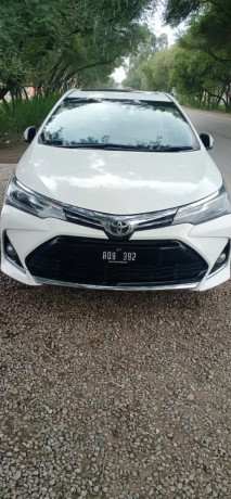 toyota-corolla-altis-grande-cvt-i-18-2020-big-10