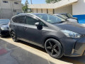 toyota-prius-alpha-small-1