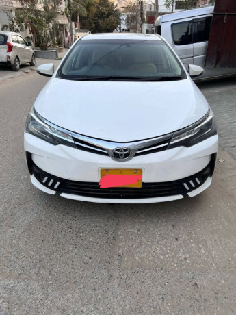 toyota-corolla-altis-x-cvt-i-18-big-1