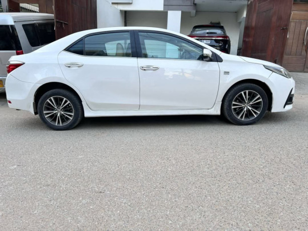 toyota-corolla-altis-x-cvt-i-18-big-5
