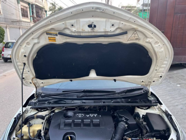 toyota-corolla-altis-x-cvt-i-18-big-4