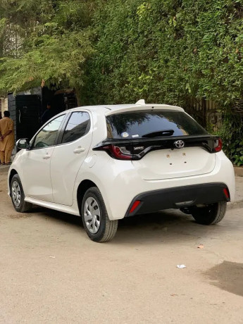 toyota-yaris-hatchback-japanese-model-202124-big-4