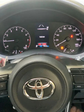 toyota-yaris-hatchback-japanese-model-202124-big-7