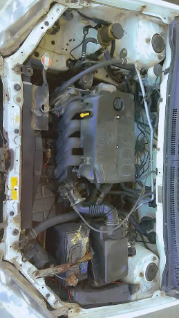 toyota-corolla-gli-2004-big-0