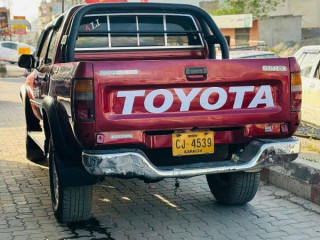 toyota-hilux-e