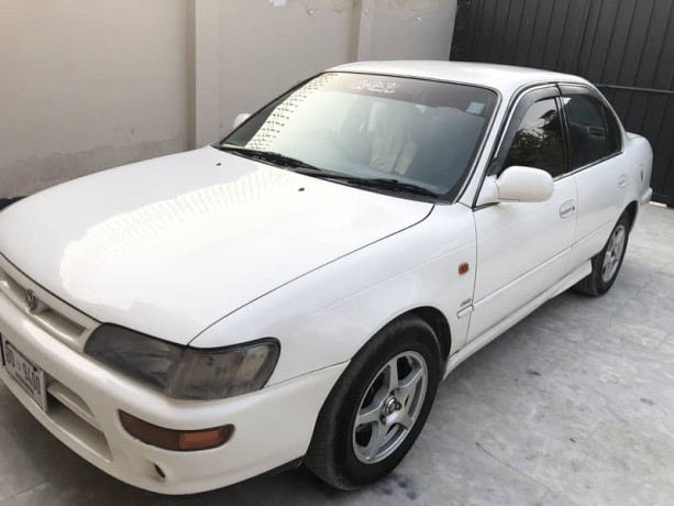 toyota-corolla-se-big-3