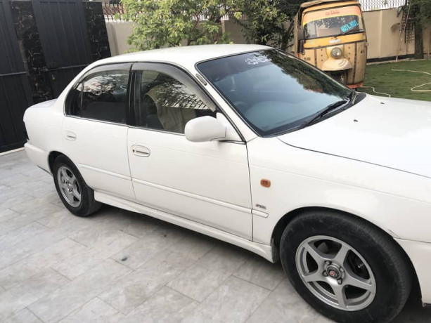 toyota-corolla-se-big-2