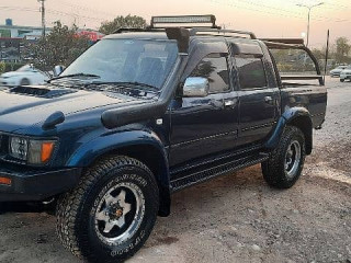 toyota-hilux-e