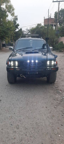 toyota-hilux-e-big-4
