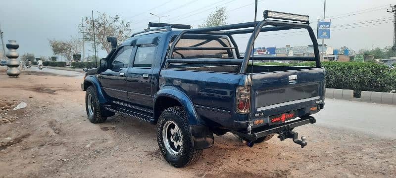 toyota-hilux-e-big-1