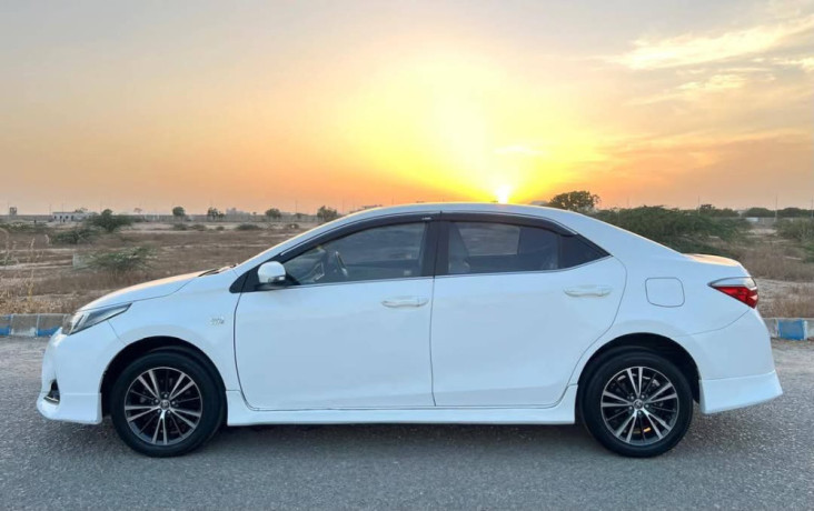 toyota-corolla-altis-x-cvt-i-18-big-6