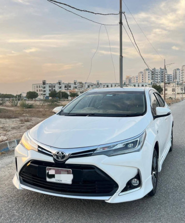 toyota-corolla-altis-x-cvt-i-18-big-2