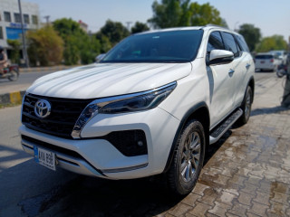 toyota-fortuner-28-sigma-4