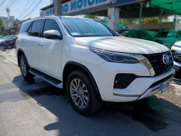 toyota-fortuner-28-sigma-4-big-1