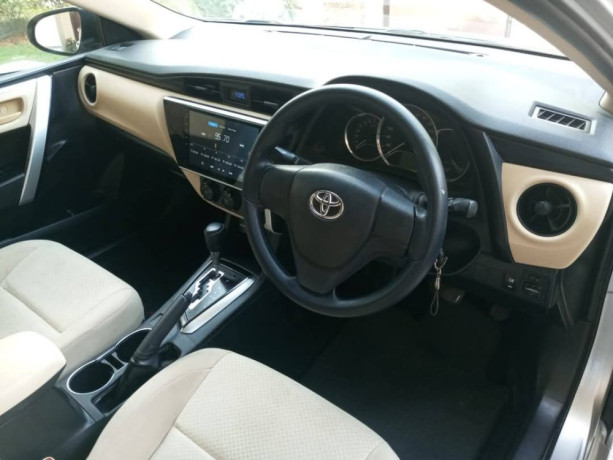 toyota-corolla-altis-16-x-cvt-i-big-2