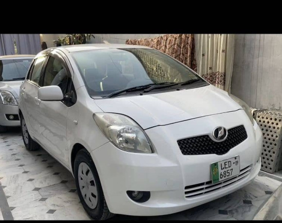 toyota-vitz-f-10-big-1