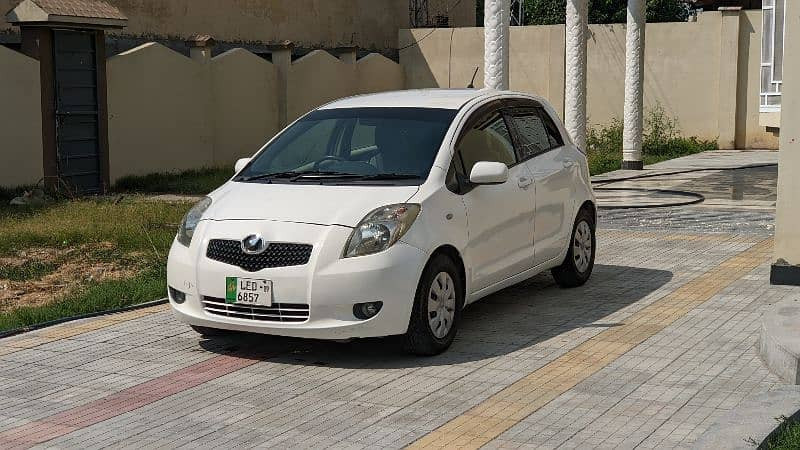 toyota-vitz-f-10-big-7