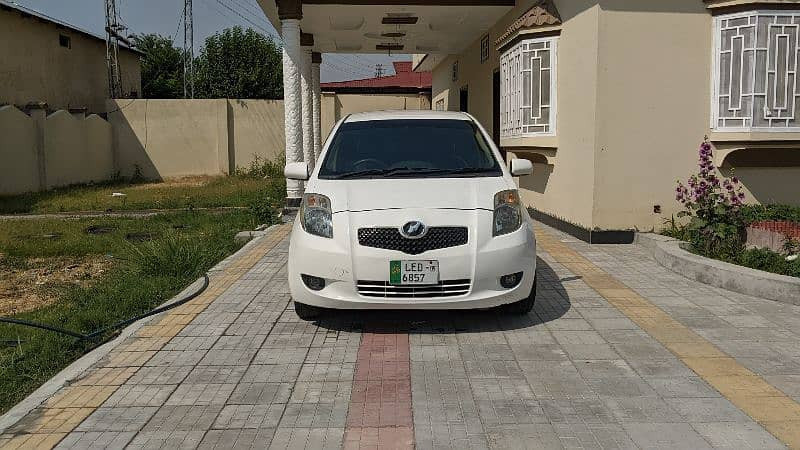 toyota-vitz-f-10-big-4