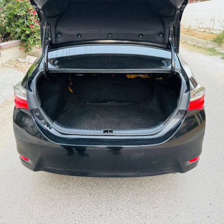 toyota-corolla-altis-16-x-cvt-i-big-9