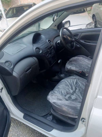 toyota-vitz-f-10-big-3