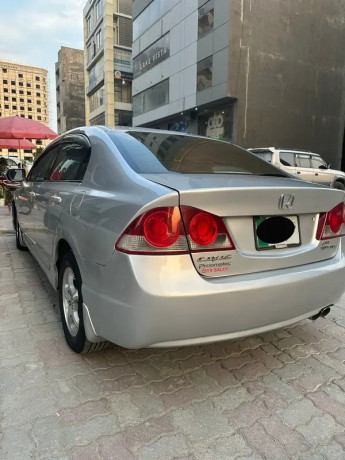 honda-civic-vti-model-2011-big-8