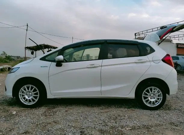 honda-fit-2018-and-2022-registered-big-10