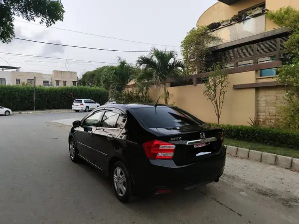honda-city-ivtec-prismatic-model-2018-black-beauty-only-46000-kms-done-big-9